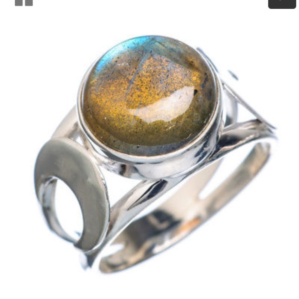 Labradorite moon goddess ring - Picture 2 of 2